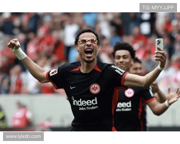 切尔西本周接触埃基蒂克经纪人法兰克福提前物色潜在替代者 切尔西本周接触埃基蒂克经纪人法兰克福提前物色潜在替代者